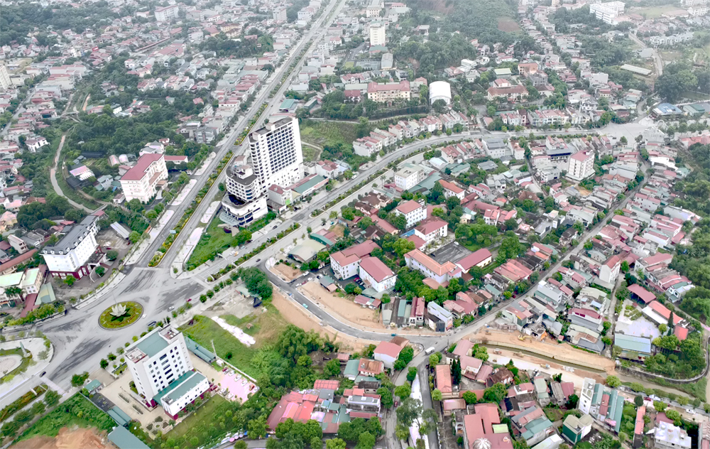 Trung tâm tỉnh Yên Bái được đầu tư khang trang hiện đại.